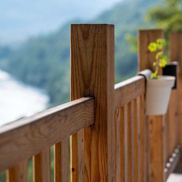 Poteau en pin sylvestre 9 x 9 x 210 cm - GUEULES DES BOIS