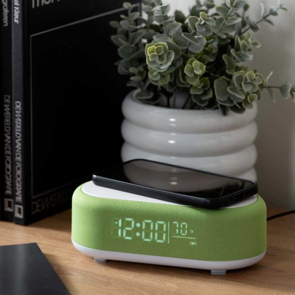Reveil avec chargeur induction et enceinte Bluetooth Vogue - KARLSSON