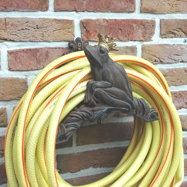 Support tuyau d'arrosage grenouille couronnée - ESS-0986