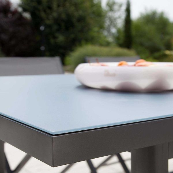 Table de jardin extensible en aluminium anthracite Ibiza - JARDILINE