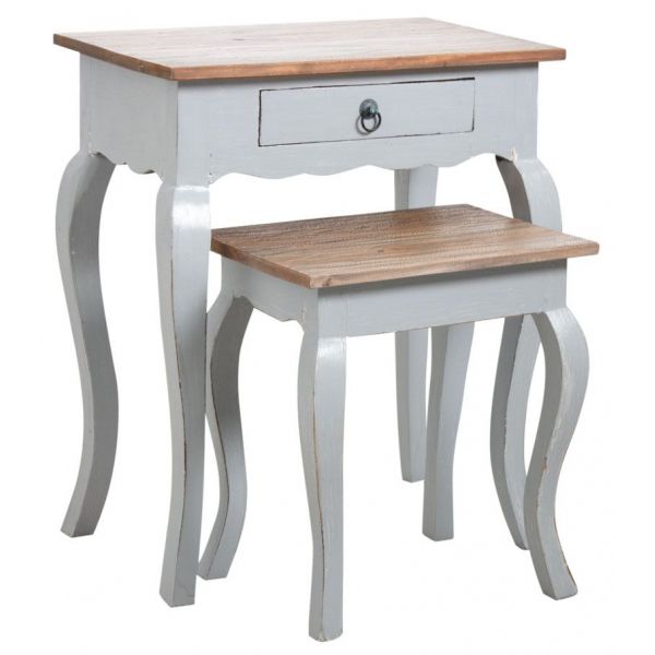 Tables gigognes 
en bois gris antique
