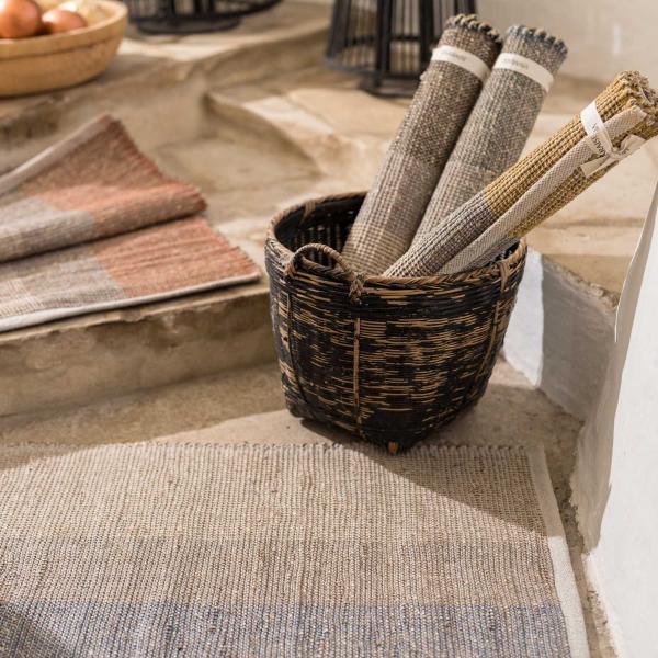 Tapis en jonc de mer et coton myosotis Karan - VIVARAISE