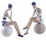 Baigneuses assises sur ballons en résine (Lot de 2)