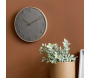 Horloge murale en métal Fuerte Dome - KARLSSON