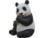Panda mangeant de l'eucalyptus en résine