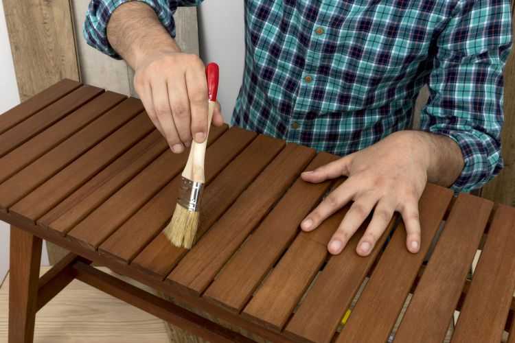 astuces-renovation-table-jardin-teck