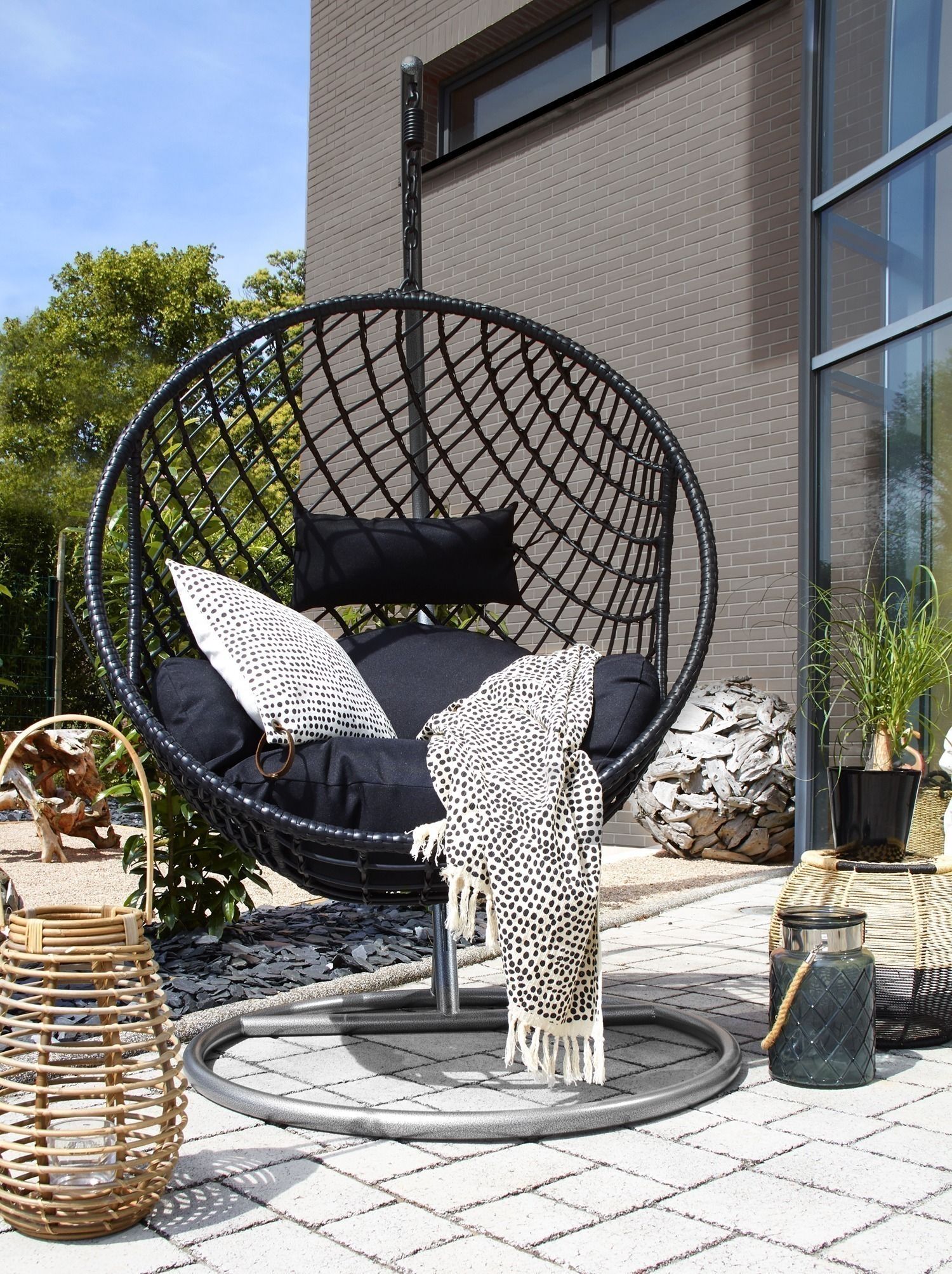 fauteuil-suspendu-interieur-noir