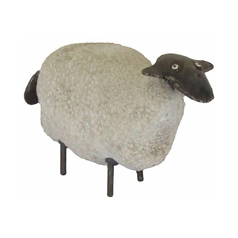 Mouton en pierre et métal recyclé