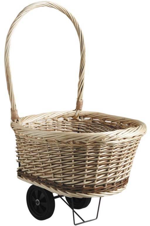 Chariot en osier brut et blanc sur roulettes