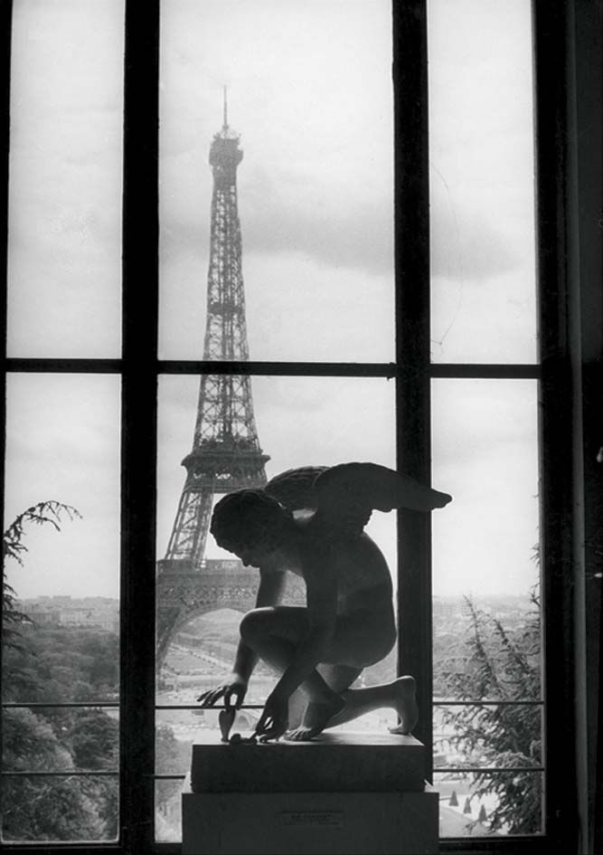 Toile imprimée La Tour Eiffel - W. Ronis 50x70 cm