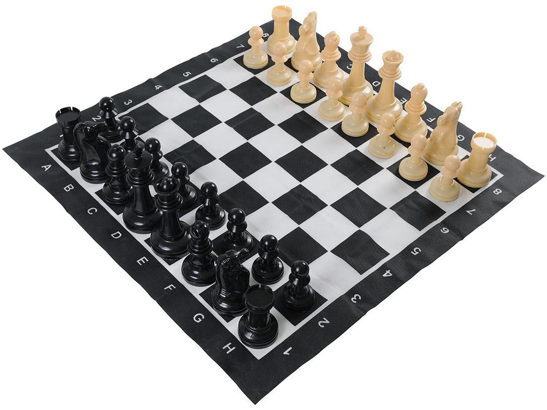 Jeu d'échecs de jardin géant