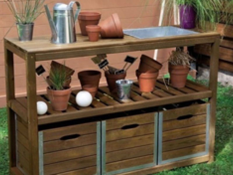 Table à rempoter : le meuble indispensable à tout bon jardinier !
