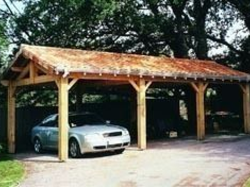 Carport 3 voitures : sur quels critères le choisir ?