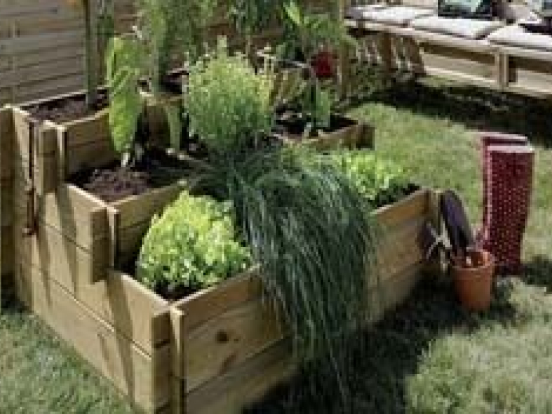 Succombez pour le carré potager en escaliers !