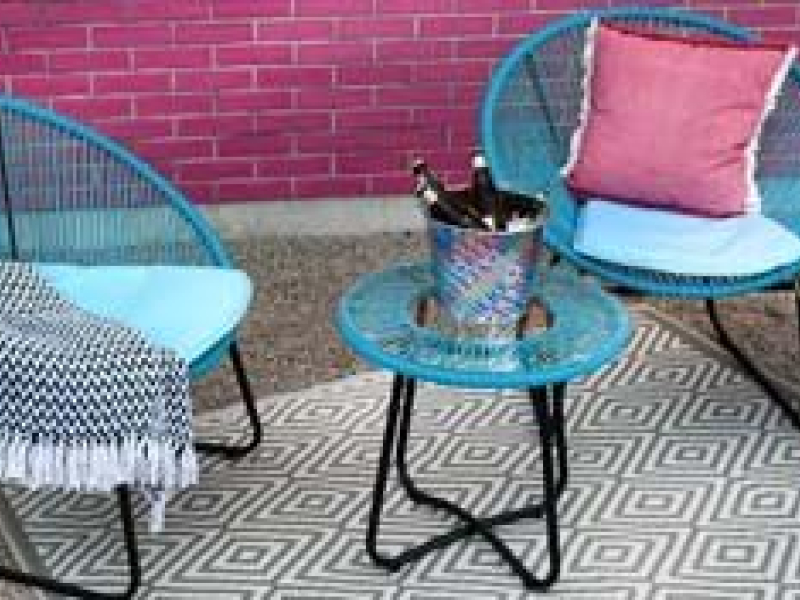 Le salon de jardin 2 places, la solution des petits espaces !