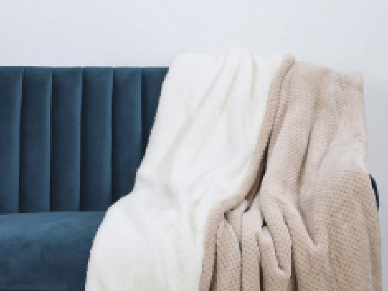 Plaids doux à petit prix : notre sélection canon !