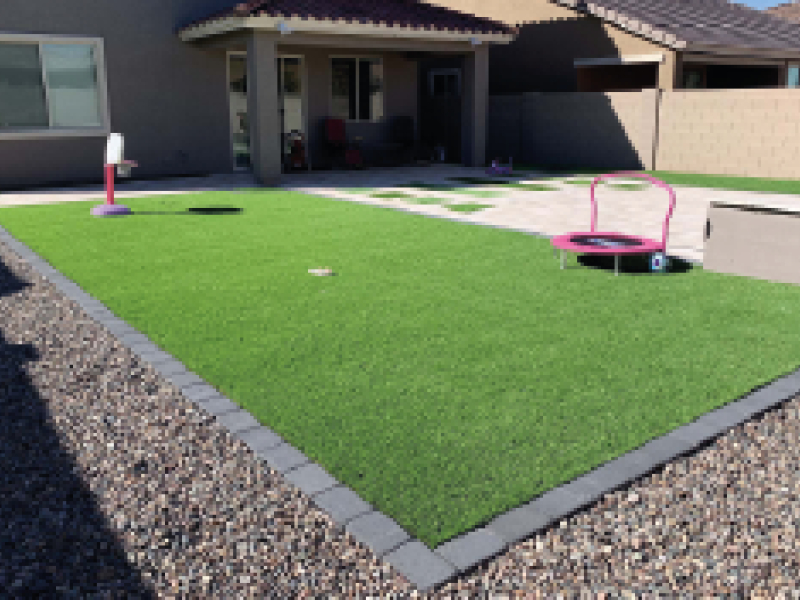 Gazon synthétique sur la terrasse : la tendance qui fait fureur !
