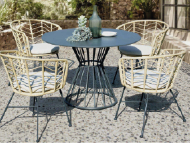 Fauteuils de jardin en résine tressée : notre sélection tendance
