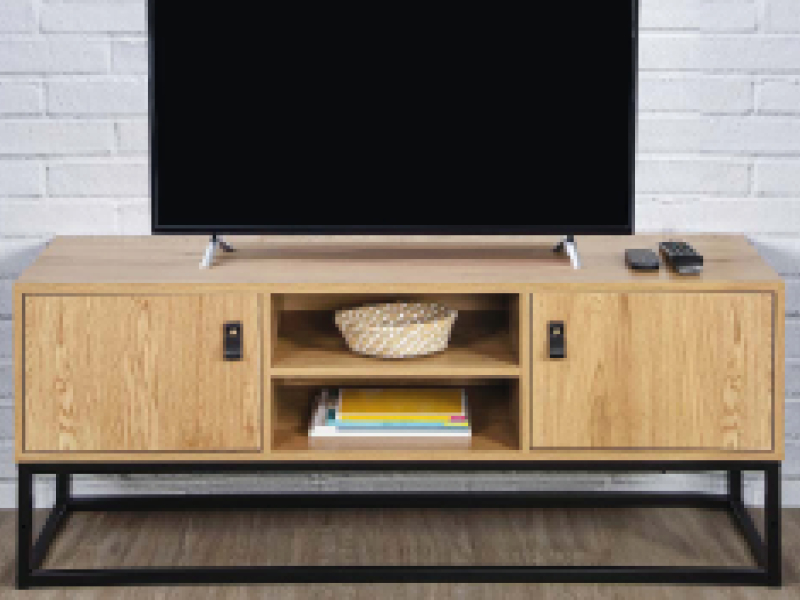 Craquez pour le look industriel du meuble TV bois et métal